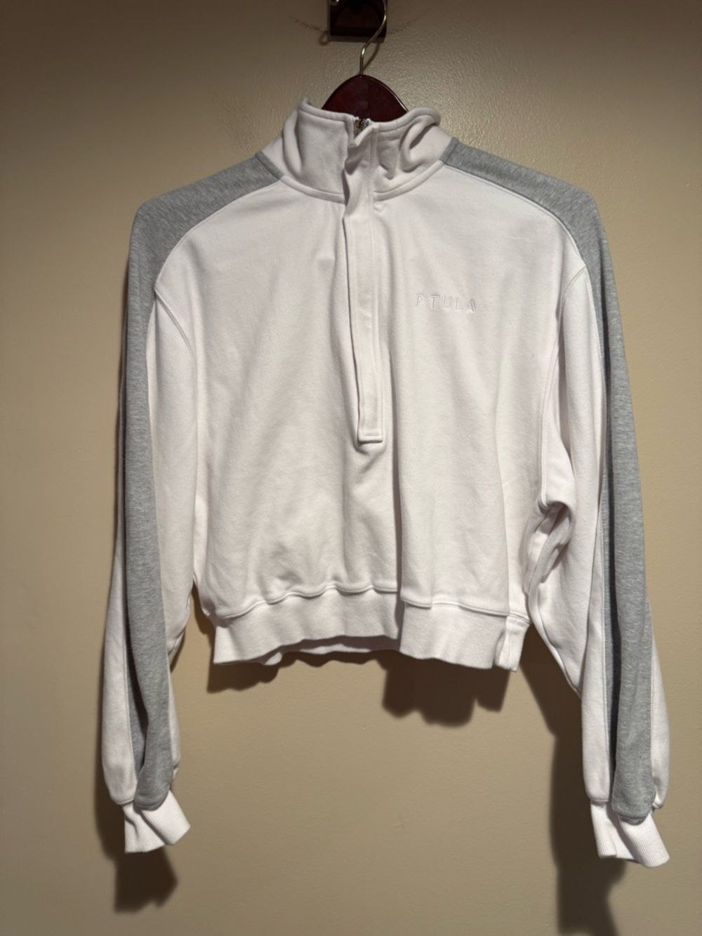 Ptula 2 piece set shorts and sweatshirt white & grey **read description**